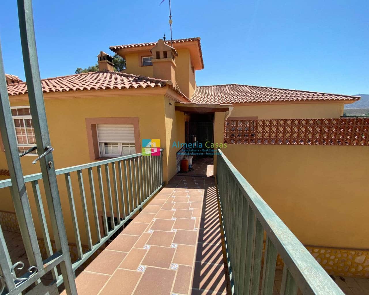 Chalet de 4 habitaciones en Cuevas del Almanzora en venta con garaje - 295.000 € (Ref: 7724389)