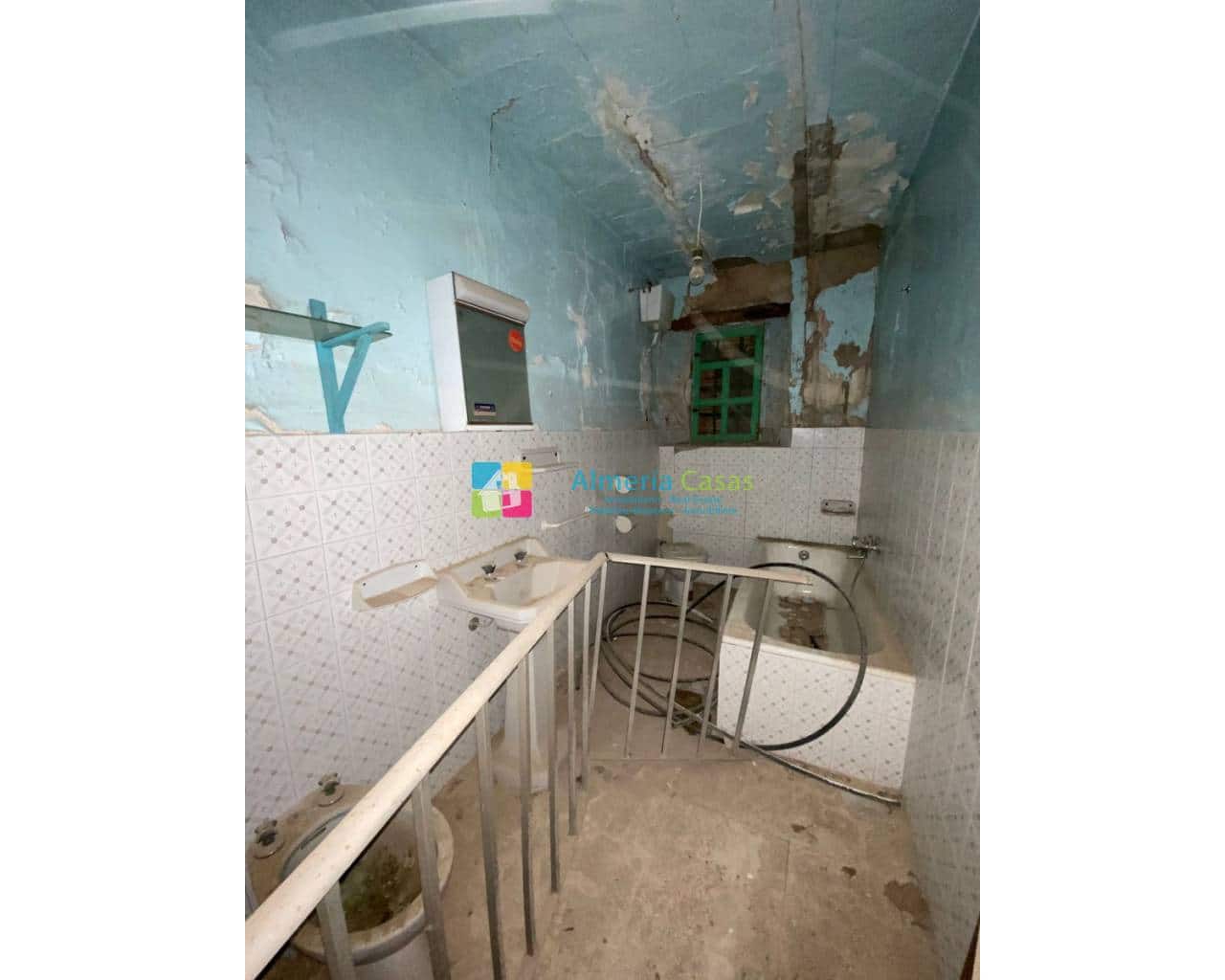 8 soveværelse Byhus til salg i Oria med garage - € 65.000 (Ref: 7823541)