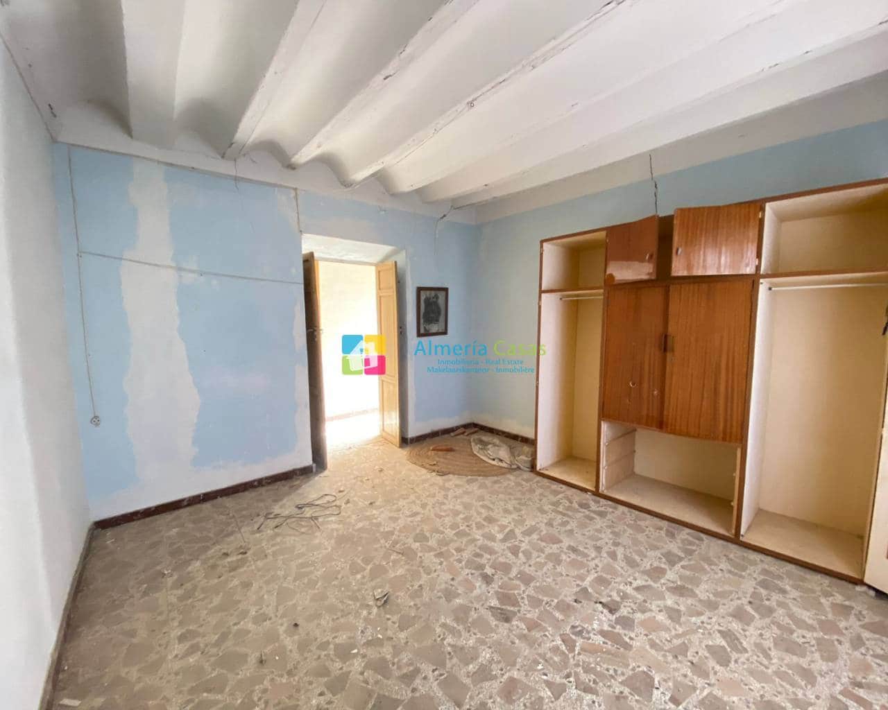 8 soveværelse Byhus til salg i Oria med garage - € 65.000 (Ref: 7823541)