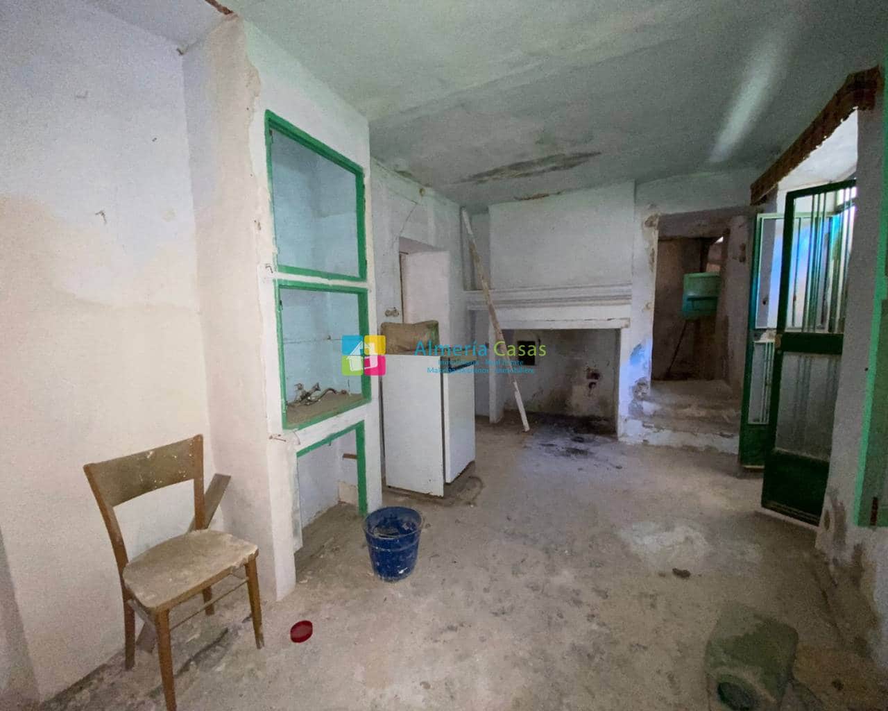 8 soveværelse Byhus til salg i Oria med garage - € 65.000 (Ref: 7823541)