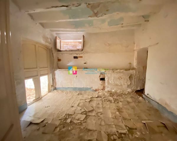 8 soveværelse Byhus til salg i Oria med garage - € 65.000 (Ref: 7823541)