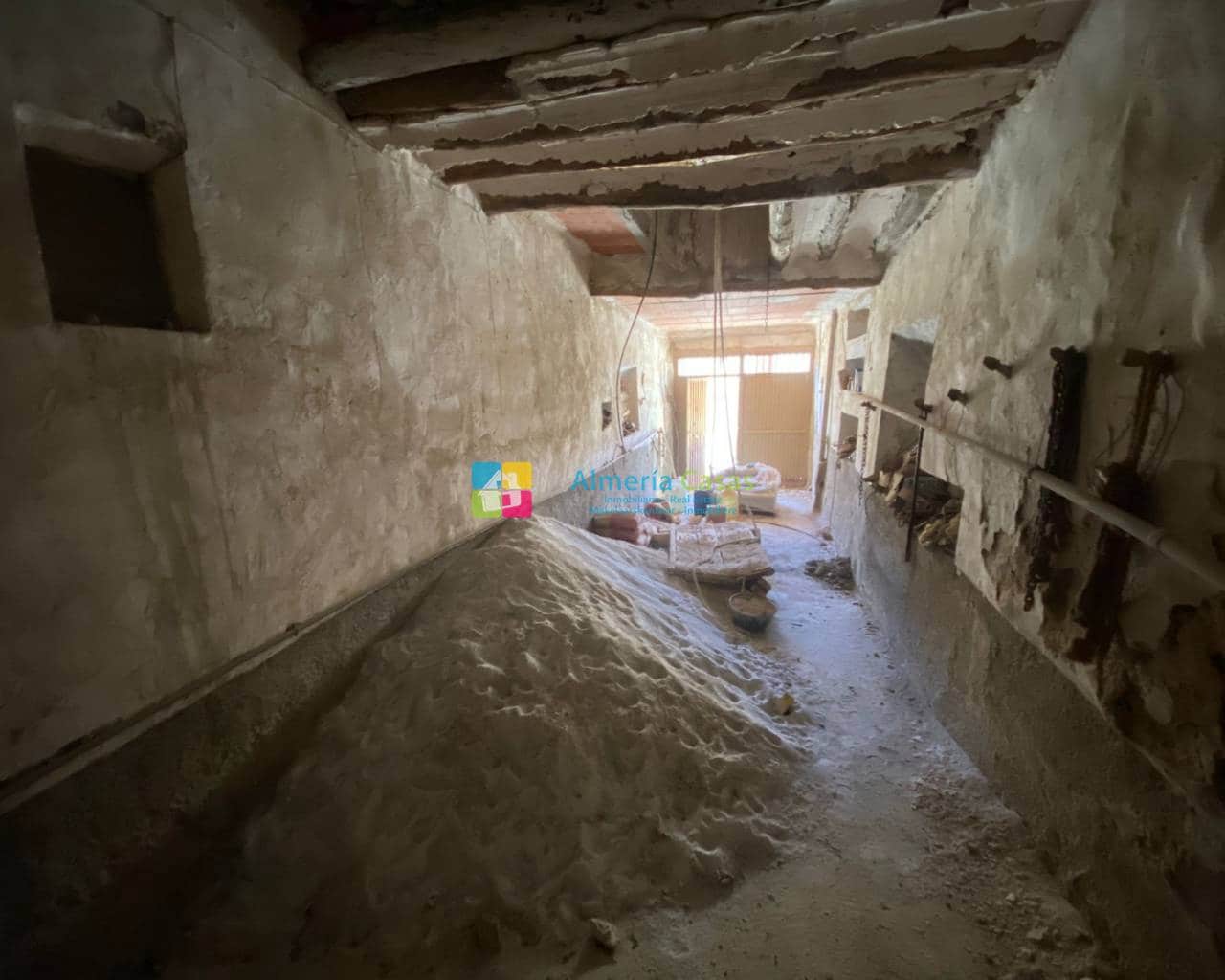 8 soveværelse Byhus til salg i Oria med garage - € 65.000 (Ref: 7823541)