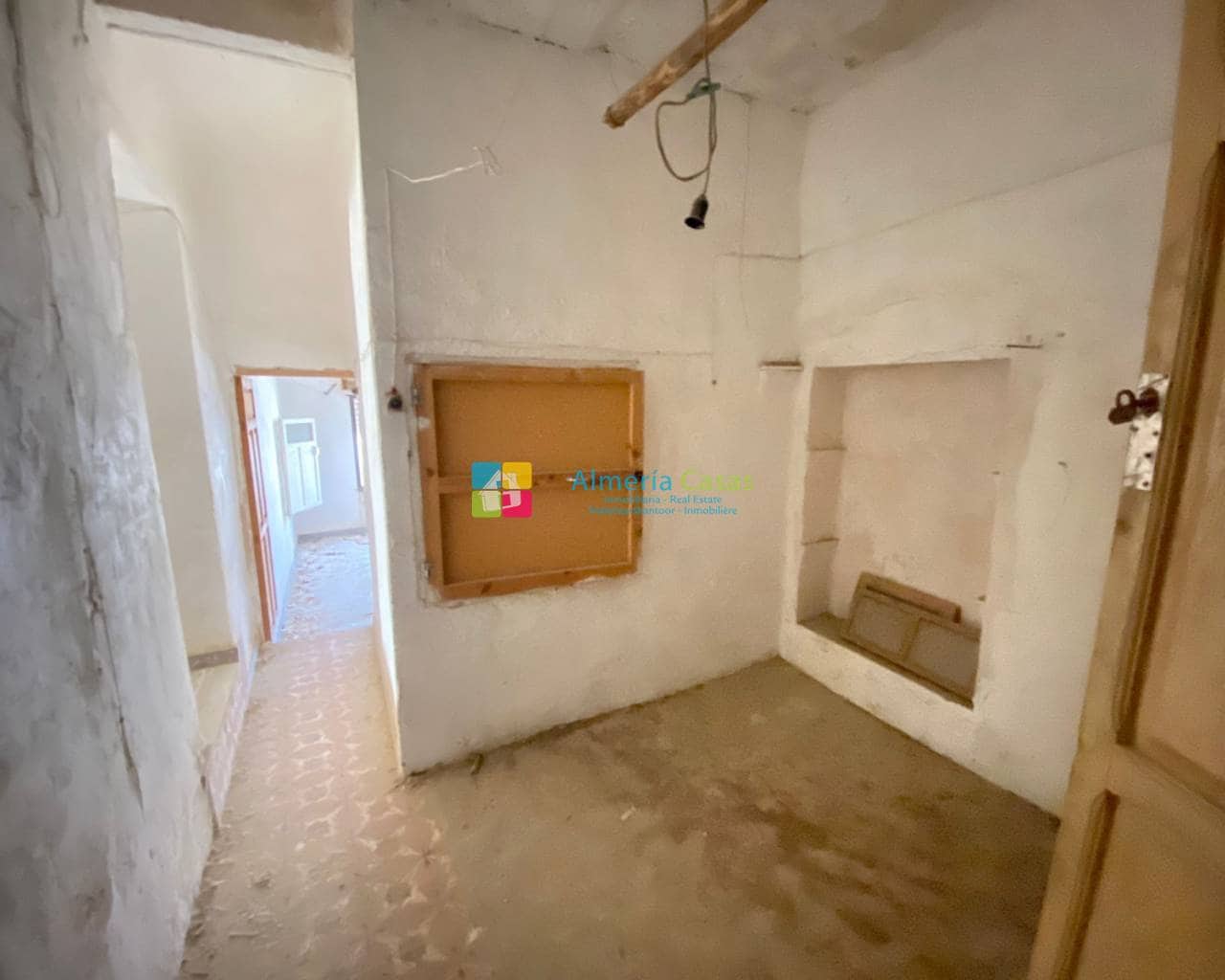 8 soveværelse Byhus til salg i Oria med garage - € 65.000 (Ref: 7823541)