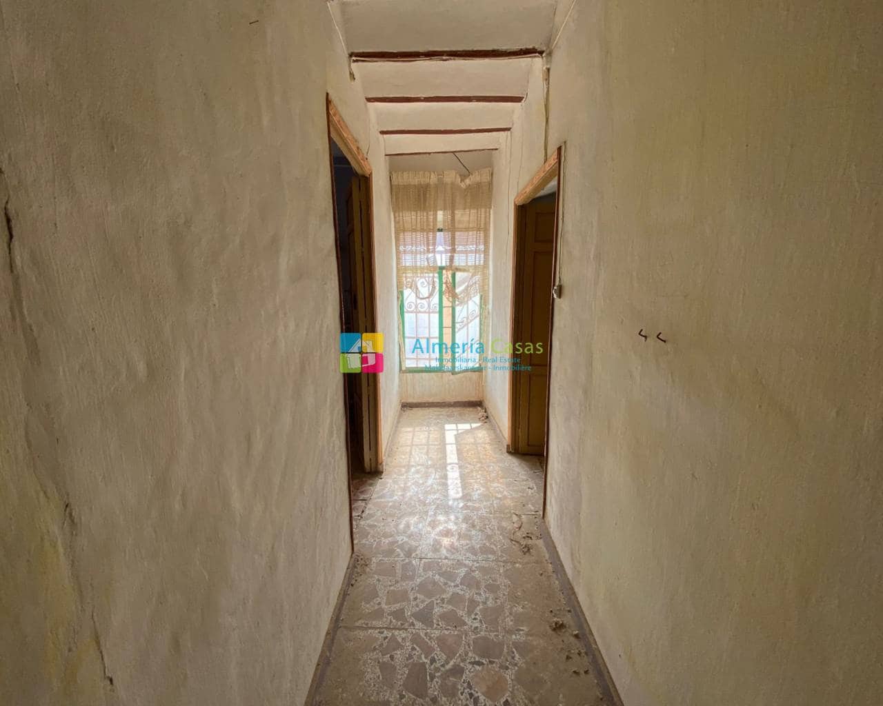 8 soveværelse Byhus til salg i Oria med garage - € 65.000 (Ref: 7823541)