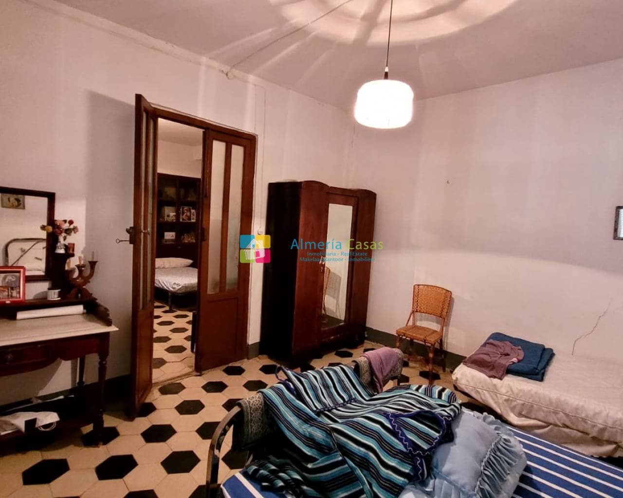 6 soveværelse Byhus til salg i Cullar - € 89.500 (Ref: 7858224)