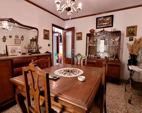 6 soveværelse Byhus til salg i Cúllar - € 89.500 (Ref: 7858224)