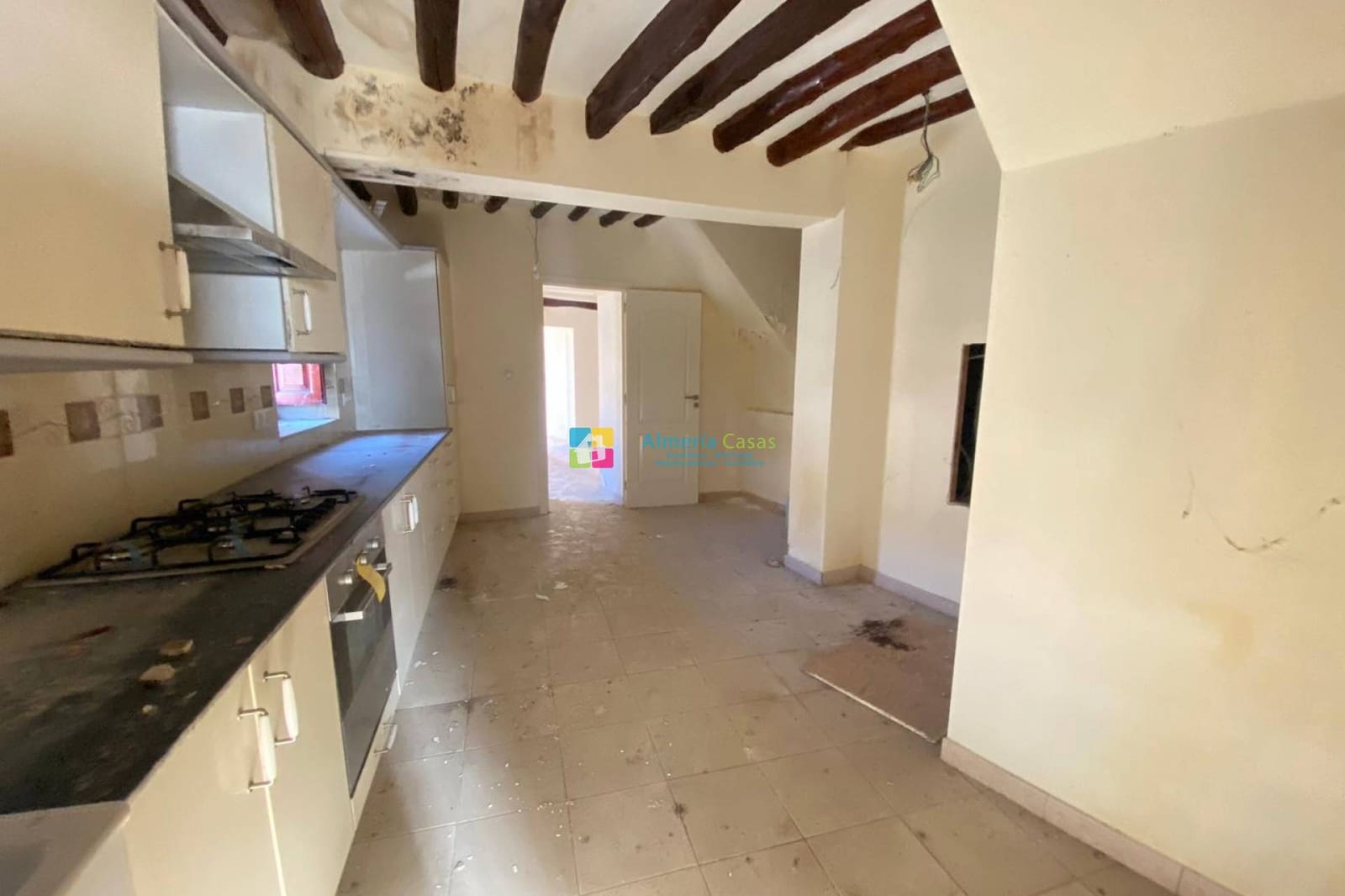 4 soveværelse Byhus til salg i Sufli - € 40.000 (Ref: 7941106)