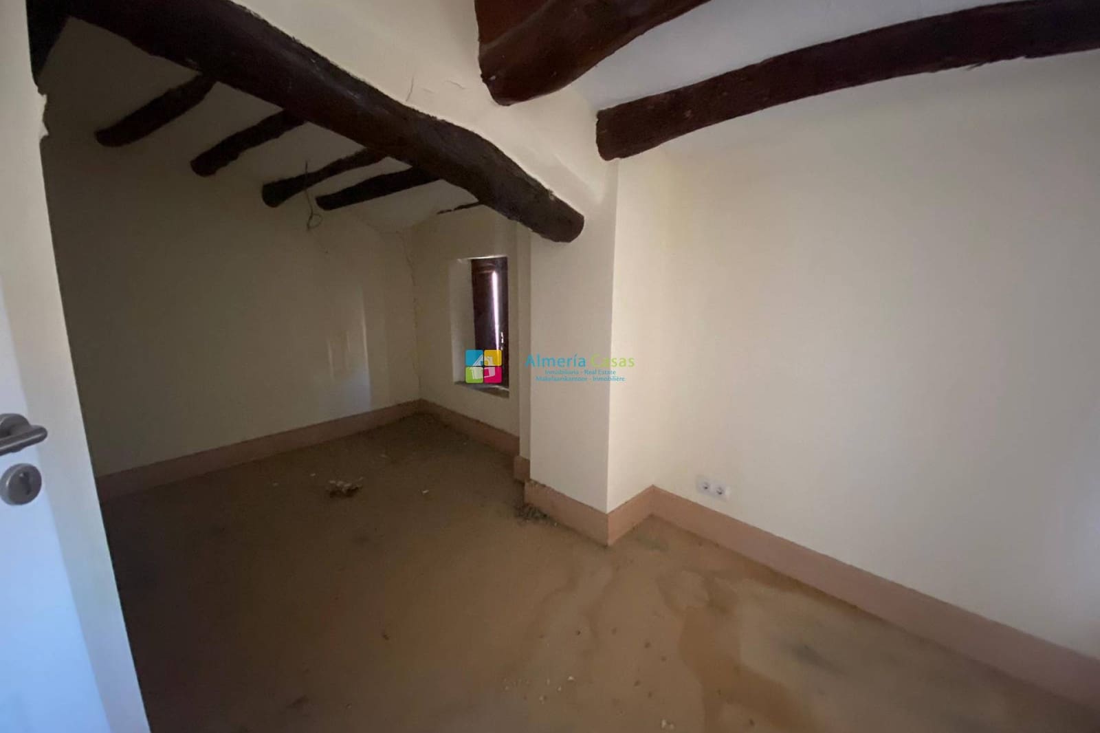 4 soveværelse Byhus til salg i Sufli - € 40.000 (Ref: 7941106)