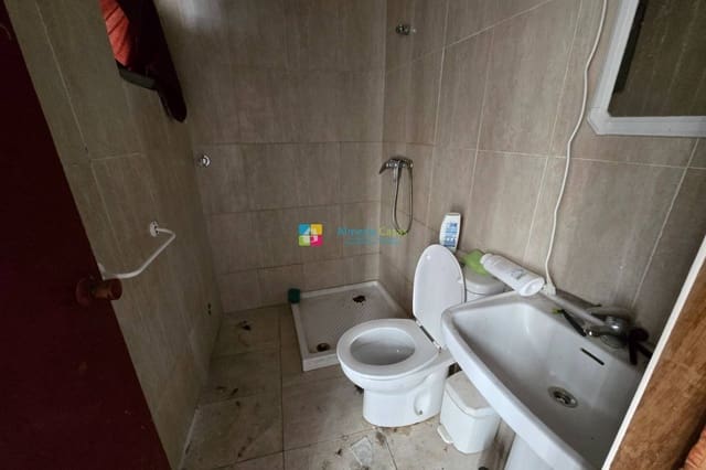 4 soveværelse Byhus til salg i Urrácal - € 38.000 (Ref: 8543120)