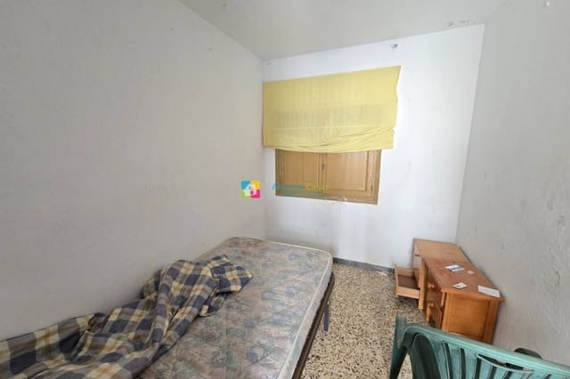 4 soveværelse Byhus til salg i Urrácal - € 38.000 (Ref: 8543120)