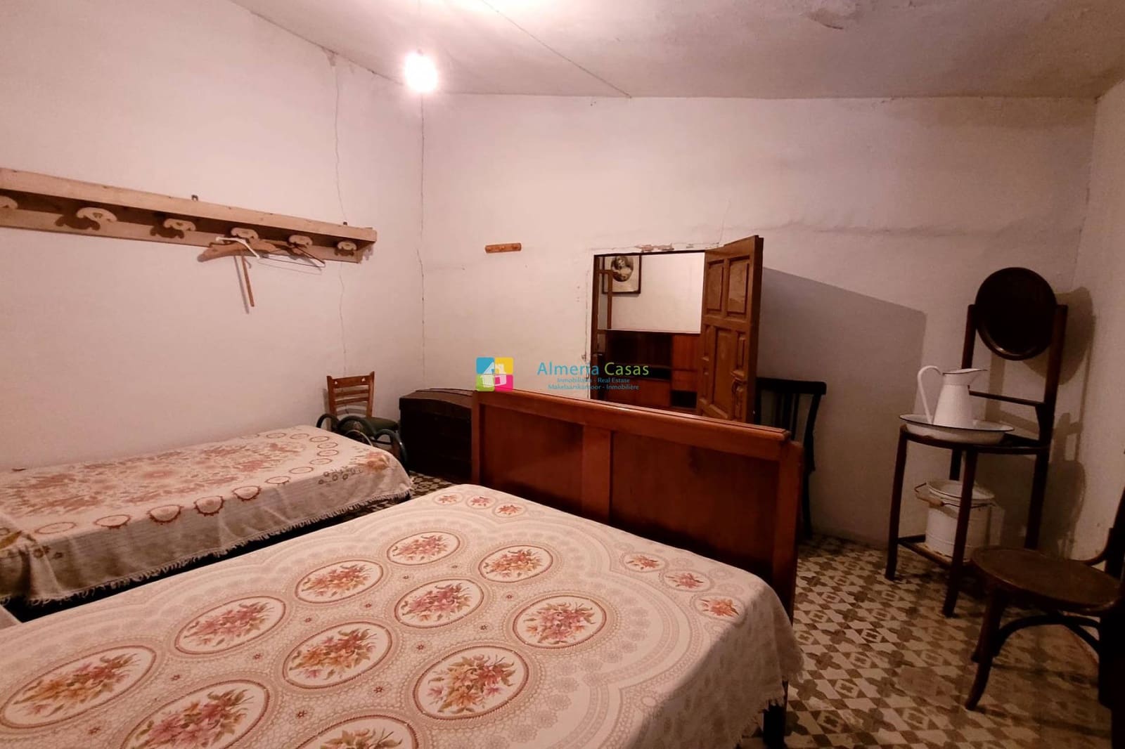 9 soveværelse Byhus til salg i Cullar - € 75.000 (Ref: 8572665)