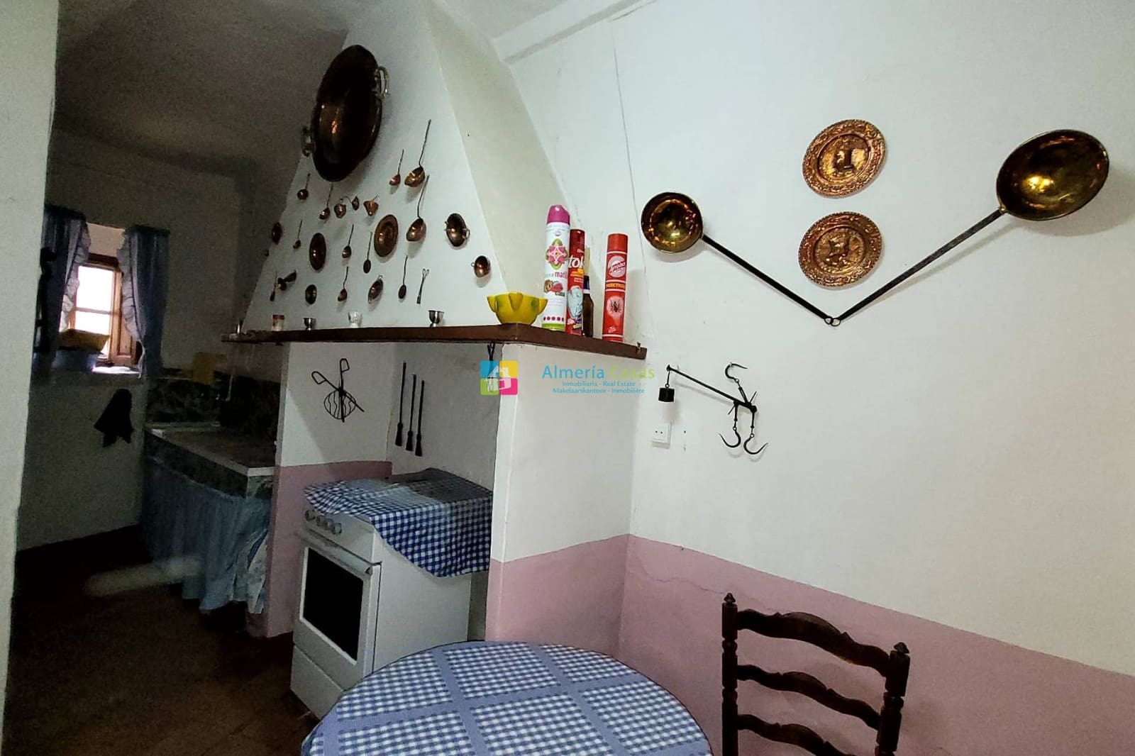 9 soveværelse Byhus til salg i Cullar - € 75.000 (Ref: 8572665)