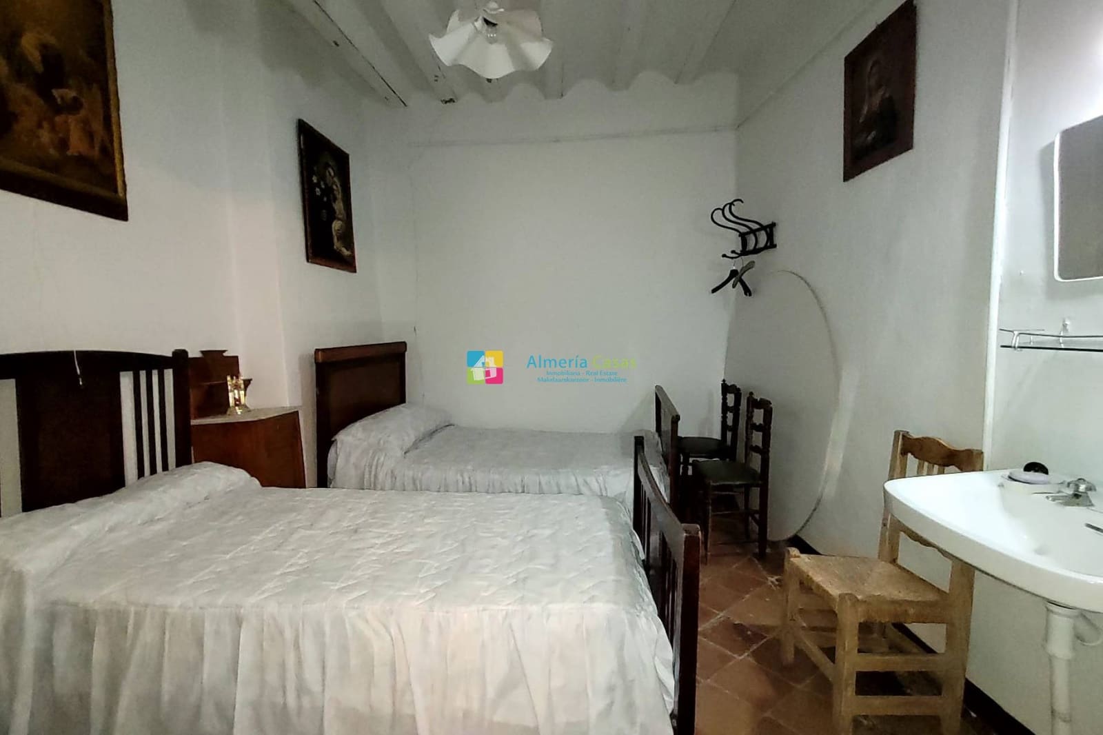 9 soveværelse Byhus til salg i Cullar - € 75.000 (Ref: 8572665)