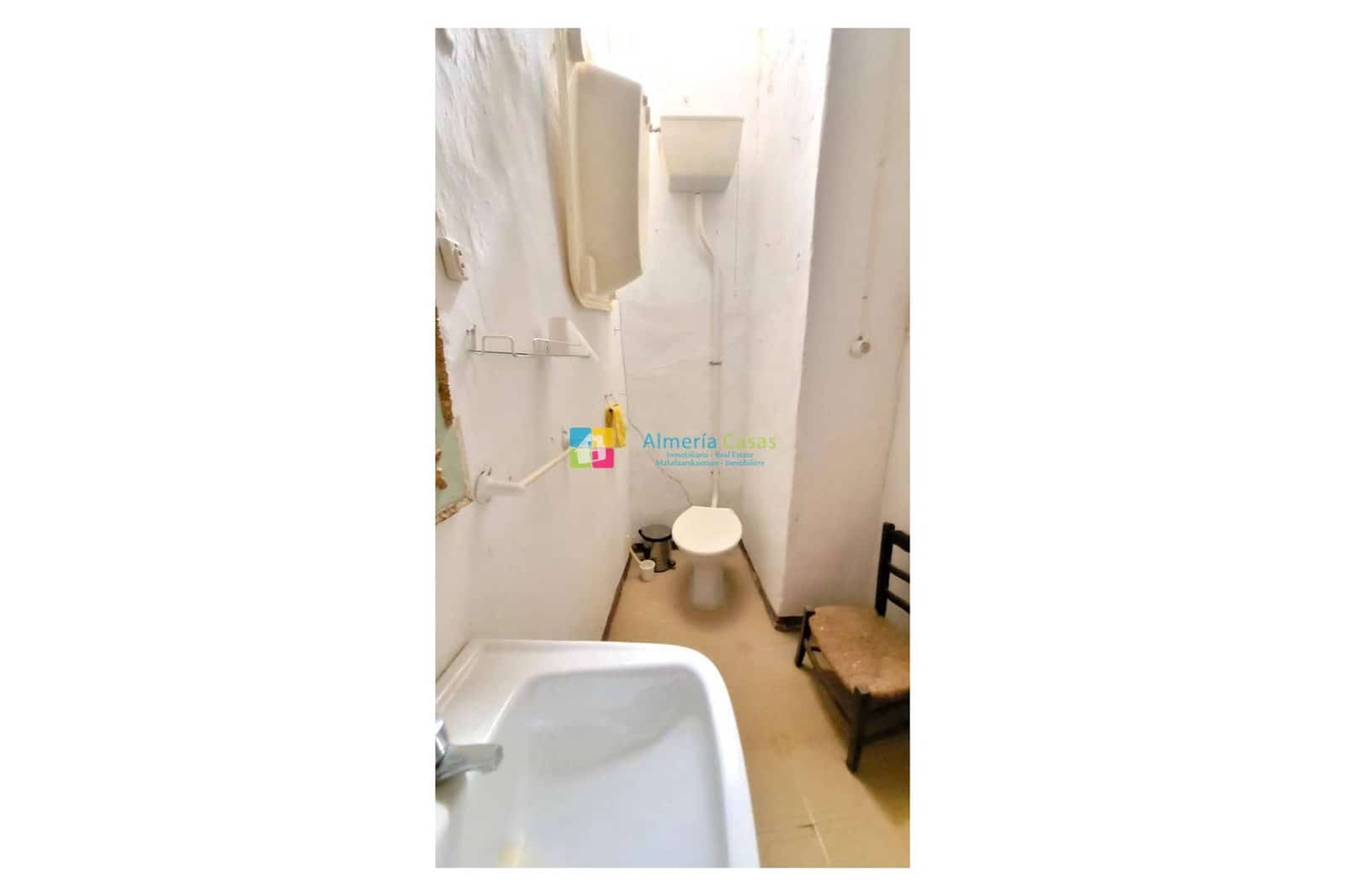 9 soveværelse Byhus til salg i Cullar - € 75.000 (Ref: 8572665)