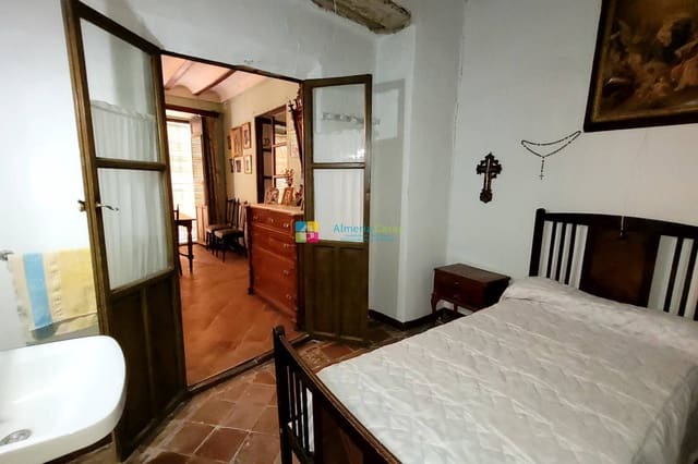 9 soveværelse Byhus til salg i Cúllar - € 75.000 (Ref: 8572665)