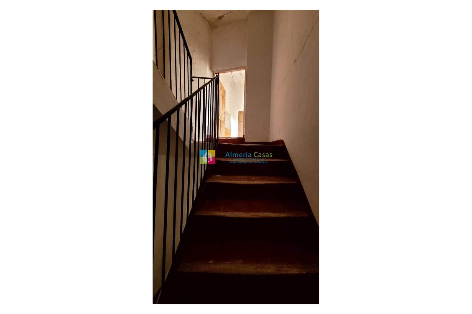 9 soveværelse Byhus til salg i Cullar - € 75.000 (Ref: 8572665)