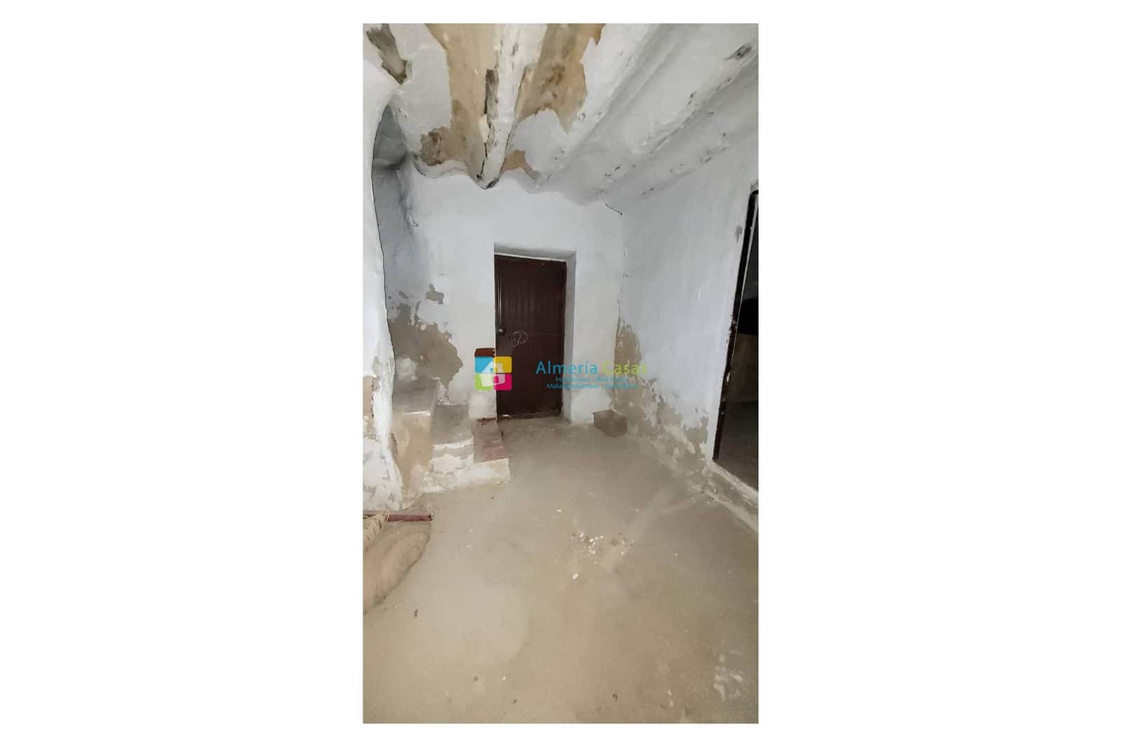 9 soveværelse Byhus til salg i Cullar - € 75.000 (Ref: 8572665)