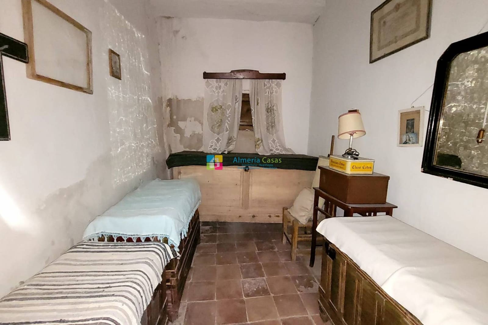 9 soveværelse Byhus til salg i Cullar - € 75.000 (Ref: 8572665)