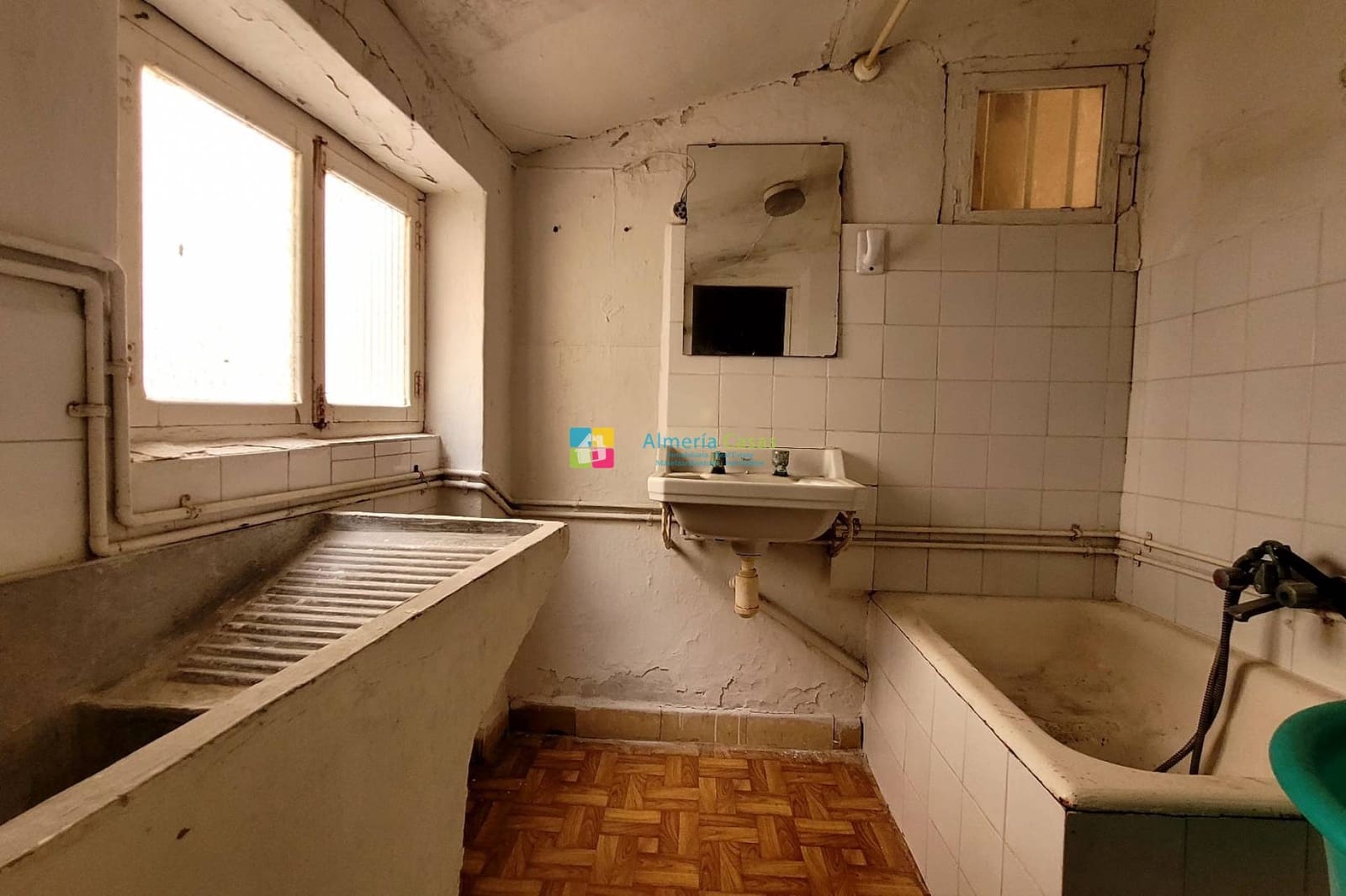 9 soveværelse Byhus til salg i Cullar - € 75.000 (Ref: 8572665)