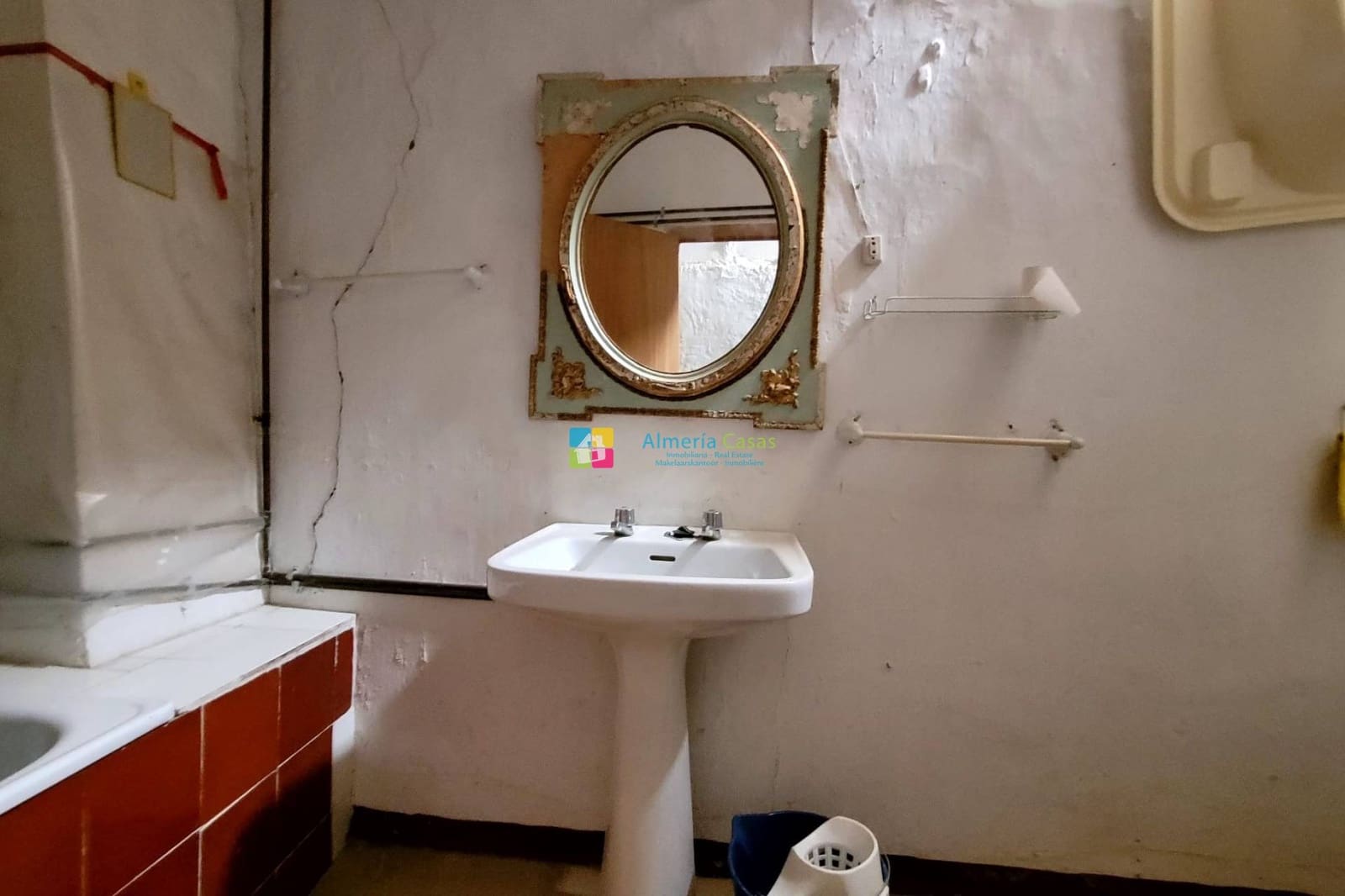 9 soveværelse Byhus til salg i Cullar - € 75.000 (Ref: 8572665)