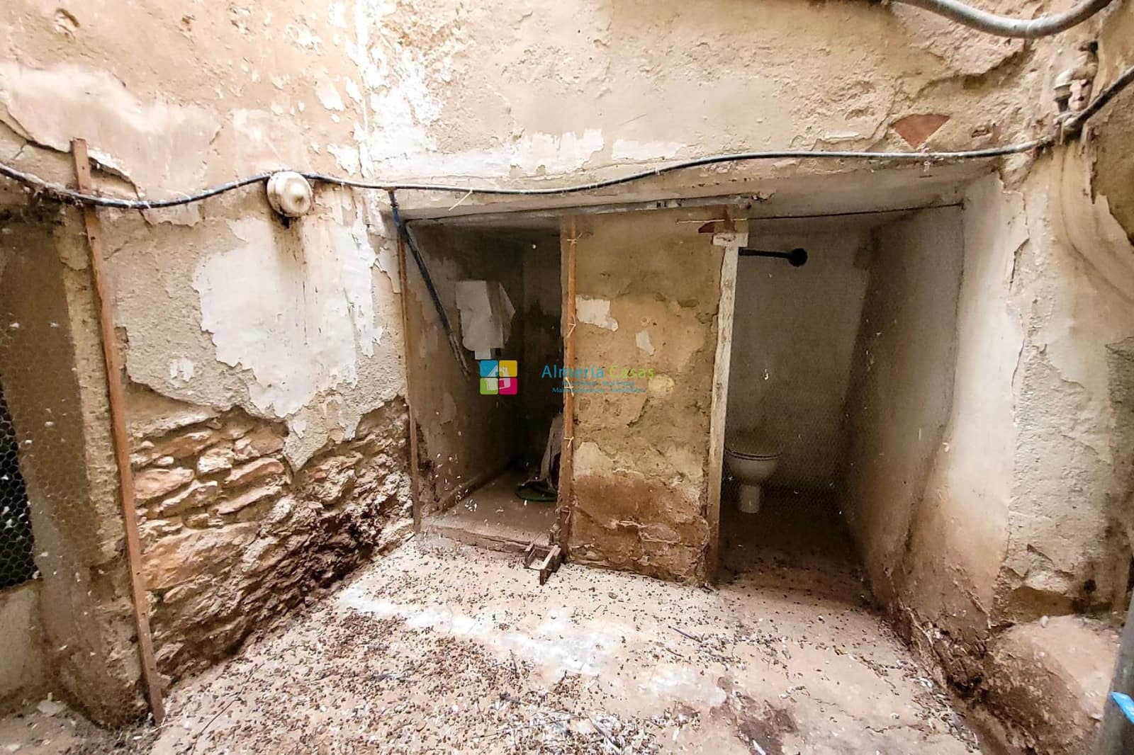 9 soveværelse Byhus til salg i Cullar - € 75.000 (Ref: 8572665)