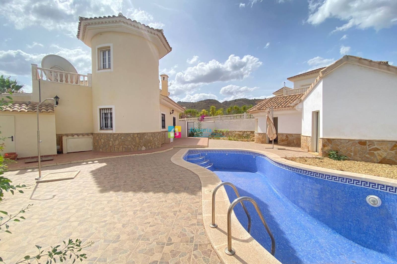 5 soveværelse Villa til salg i Arboleas med swimmingpool - € 375.000 (Ref: 8674877)