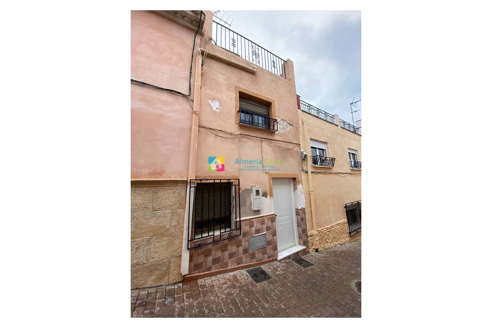 4 slaapkamer Huis te koop in Albox - € 44.000 (Ref: 8873340)