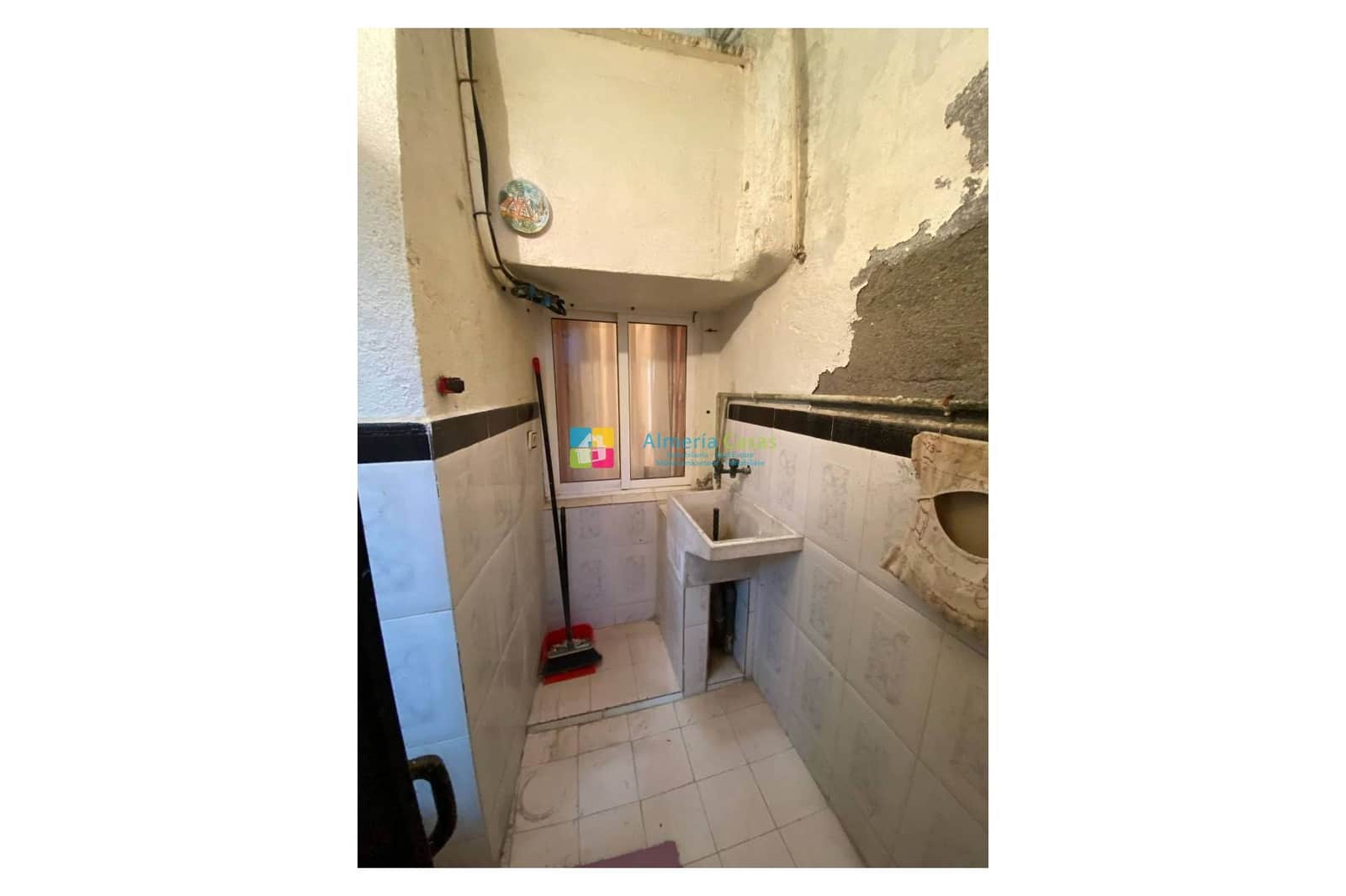 4 slaapkamer Huis te koop in Albox - € 44.000 (Ref: 8873340)