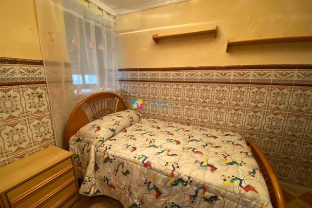 4 slaapkamer Huis te koop in Albox - € 44.000 (Ref: 8873340)