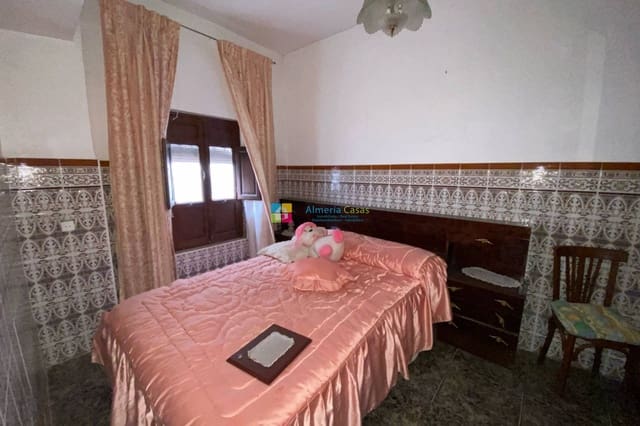 4 slaapkamer Huis te koop in Albox - € 49.000 (Ref: 8895794)