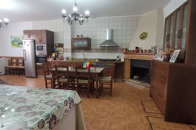 5 slaapkamer Huis te koop in Albox met garage - € 450.000 (Ref: 8933366)