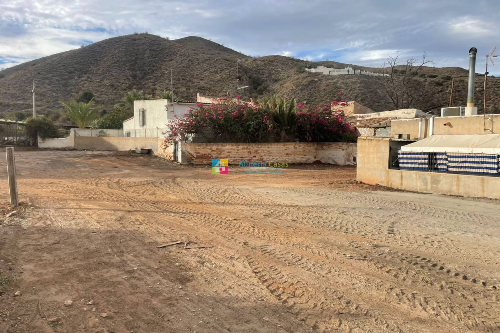 5 bedroom Finca/Country House for sale in Cantoria - € 125,000 (Ref: 8933371)