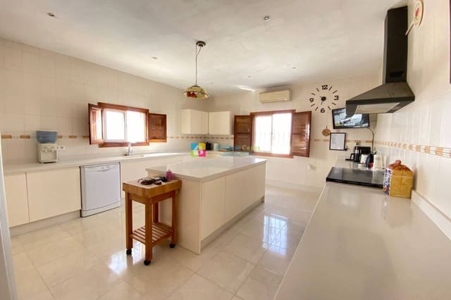 3 soverom Villa til salgs i Arroyo Medina, Oria med svømmebasseng garasje - € 275 000 (Ref: 8981485)