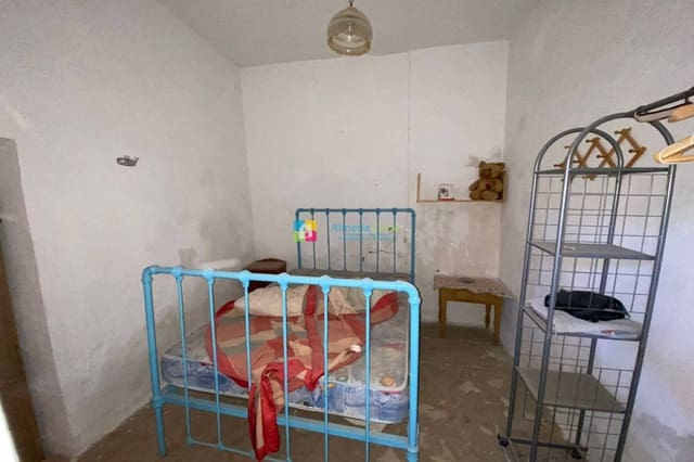 3 soveværelse Byhus til salg i Urrácal - € 35.000 (Ref: 9022183)