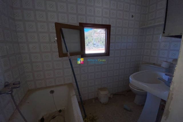 3 soveværelse Byhus til salg i Urrácal - € 35.000 (Ref: 9022183)