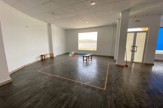 Commercial for rent in Albox - € 900 (Ref: 9050395)