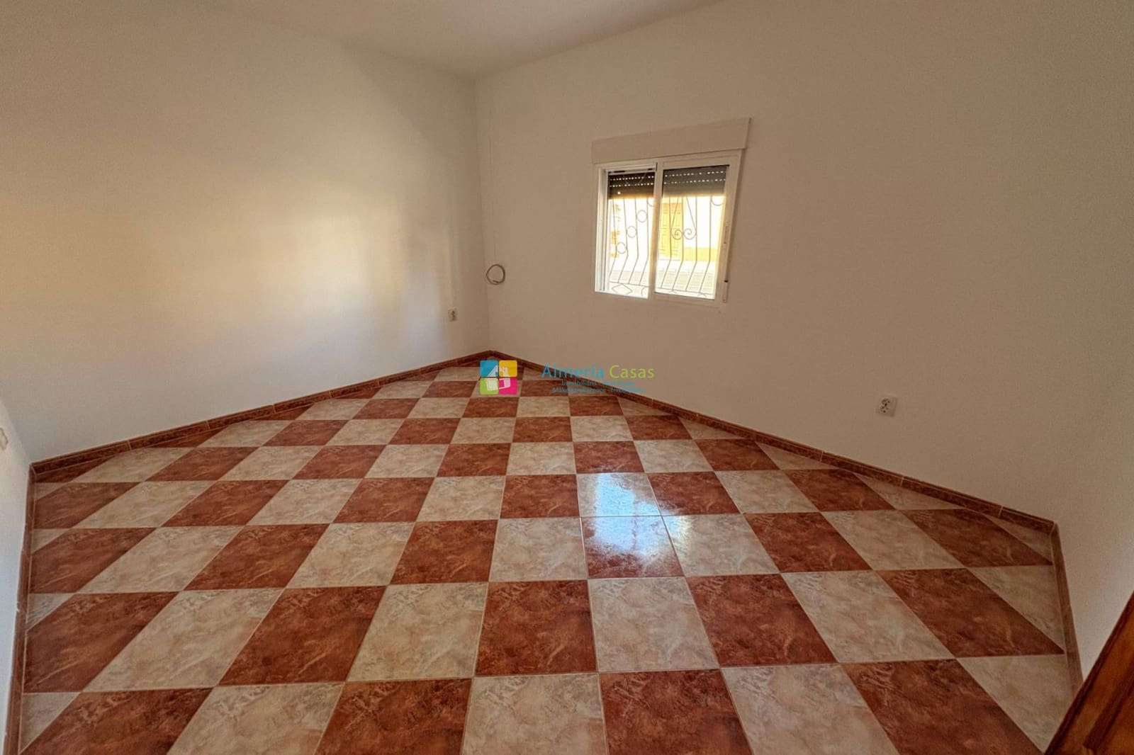 3 bedroom Townhouse for rent in Los Llanos (Zurgena) - € 500 (Ref: 9103214)