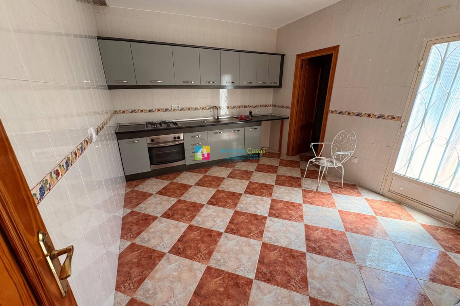 3 bedroom Townhouse for rent in Los Llanos (Zurgena) - € 500 (Ref: 9103214)