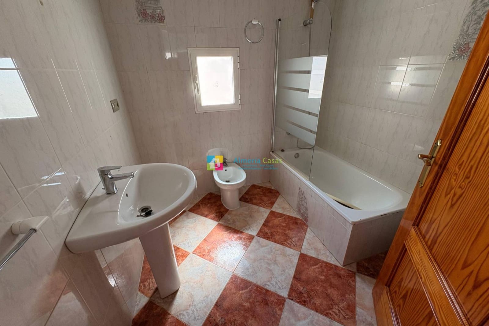 3 bedroom Townhouse for rent in Los Llanos (Zurgena) - € 500 (Ref: 9103214)