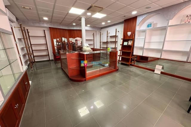 Commercieel te huur in Albox - € 500 (Ref: 9112752)