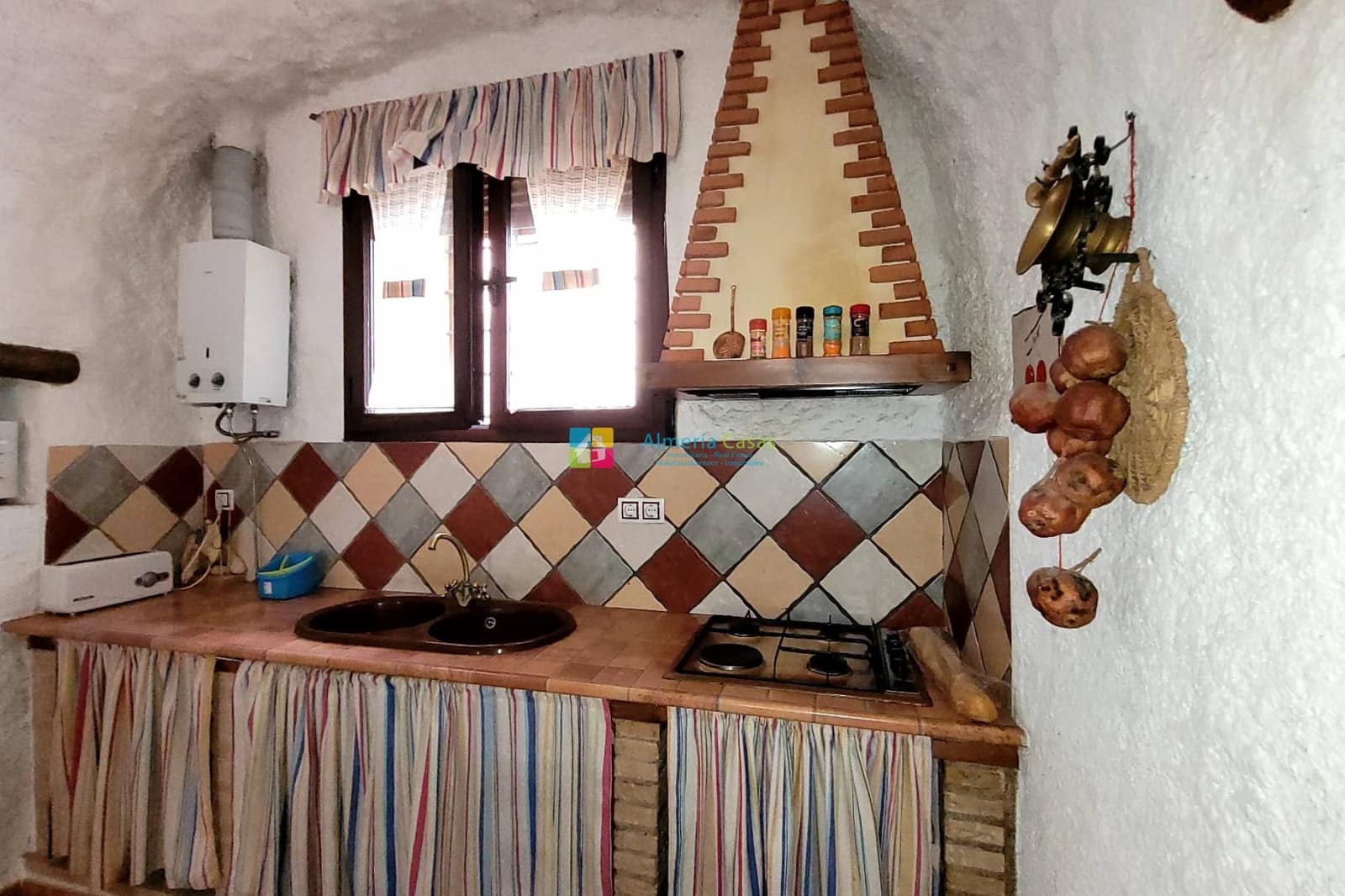 4 soveværelse Hulehus til salg i Cullar med swimmingpool - € 550.000 (Ref: 9158389)