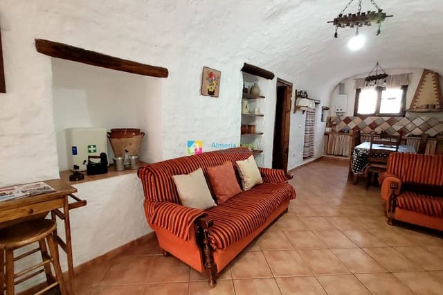 4 bedroom Cave House for sale in Cúllar with pool - € 550,000 (Ref: 9158389)
