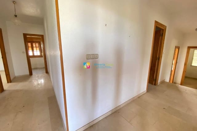 4 slaapkamer Villa te koop in Albox met zwembad garage - € 250.000 (Ref: 9181547)