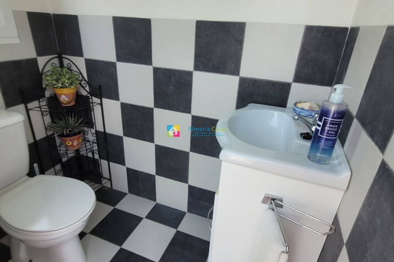 4 slaapkamer Villa te koop in Los Llanos (Zurgena) met garage - € 239.950 (Ref: 9192682)