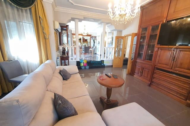 4 soveværelse Villa til salg i Huércal-Overa med swimmingpool - € 339.000 (Ref: 9205489)