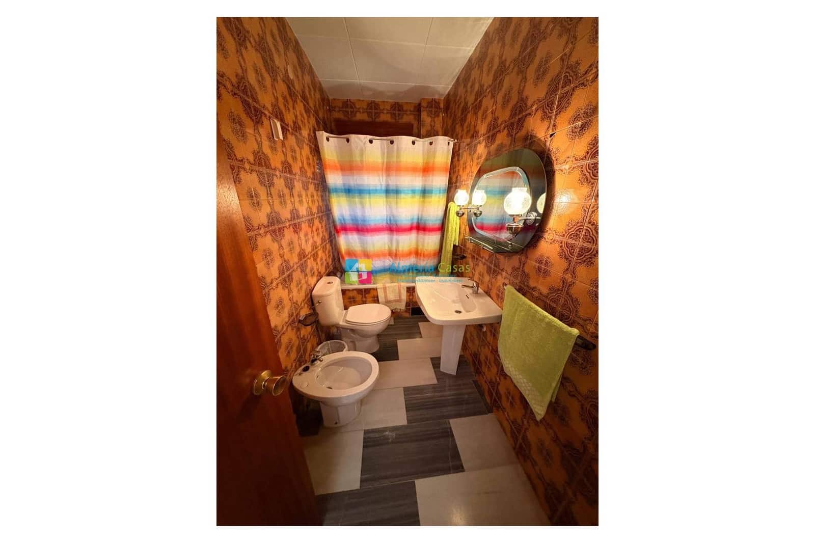 8 soverom Hus til salgs i Sierro med garasje - € 230 000 (Ref: 9221368)