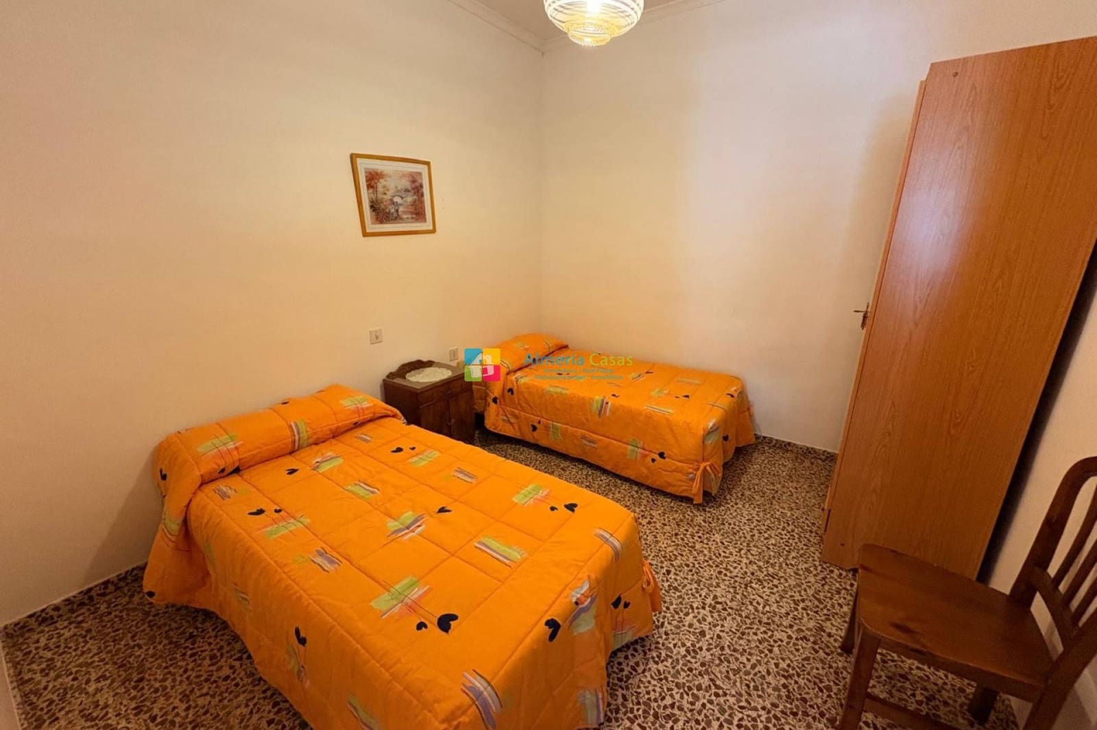 8 soverom Hus til salgs i Sierro med garasje - € 230 000 (Ref: 9221368)