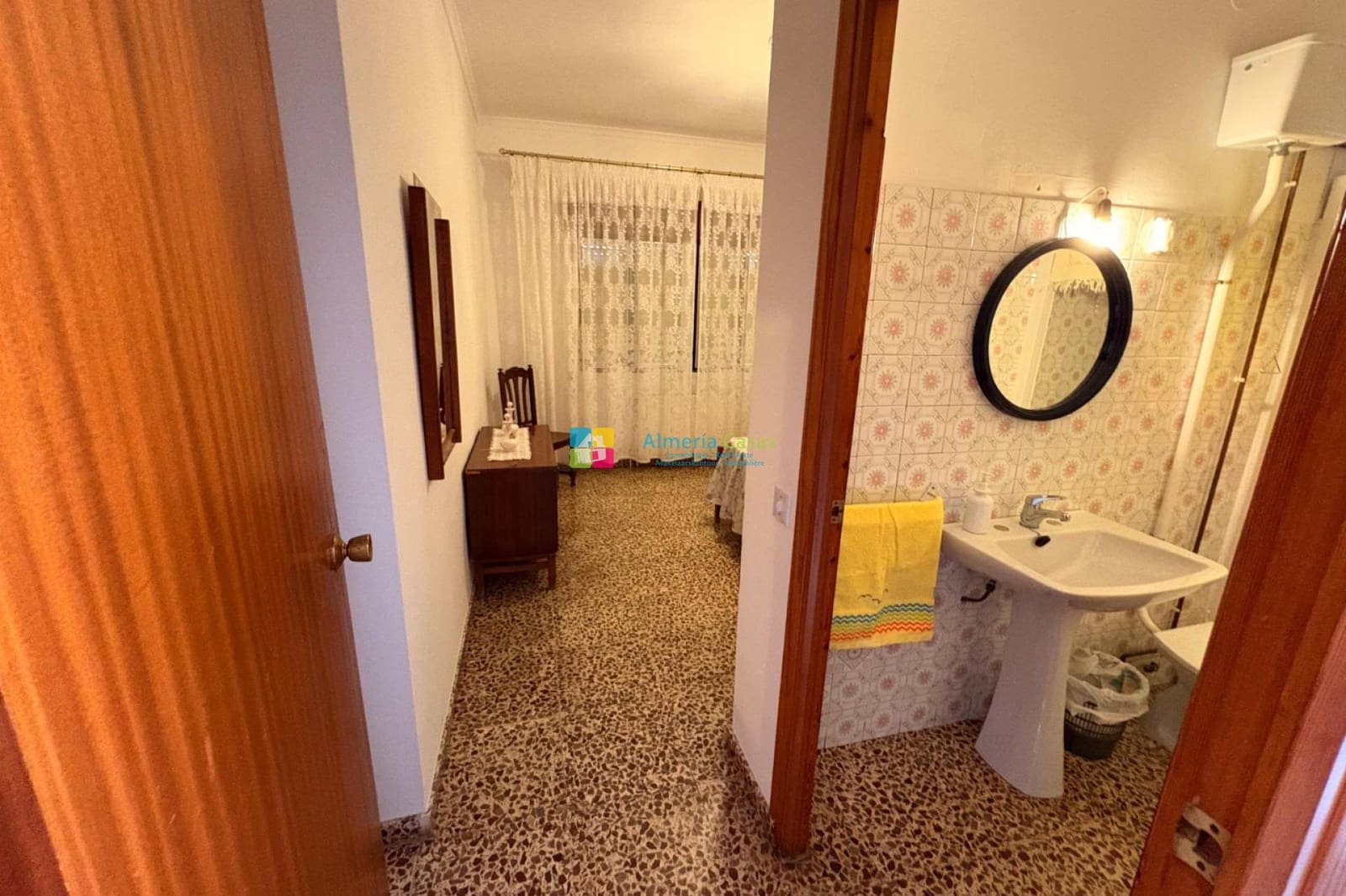 8 soverom Hus til salgs i Sierro med garasje - € 230 000 (Ref: 9221368)