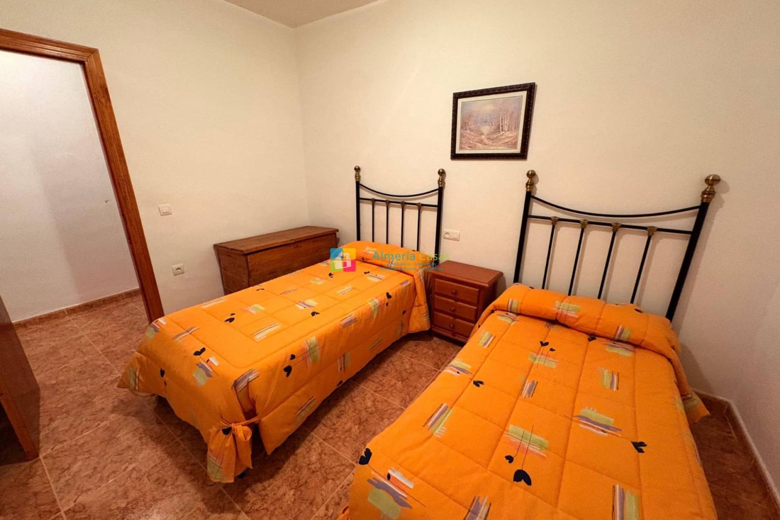 8 soverom Hus til salgs i Sierro med garasje - € 230 000 (Ref: 9221368)