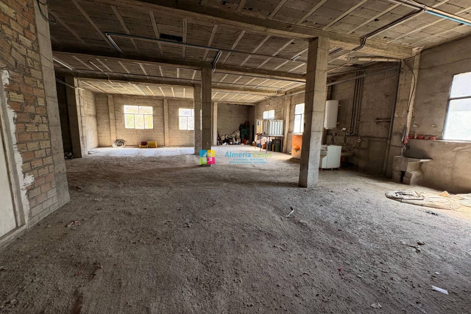 8 soverom Hus til salgs i Sierro med garasje - € 230 000 (Ref: 9221368)